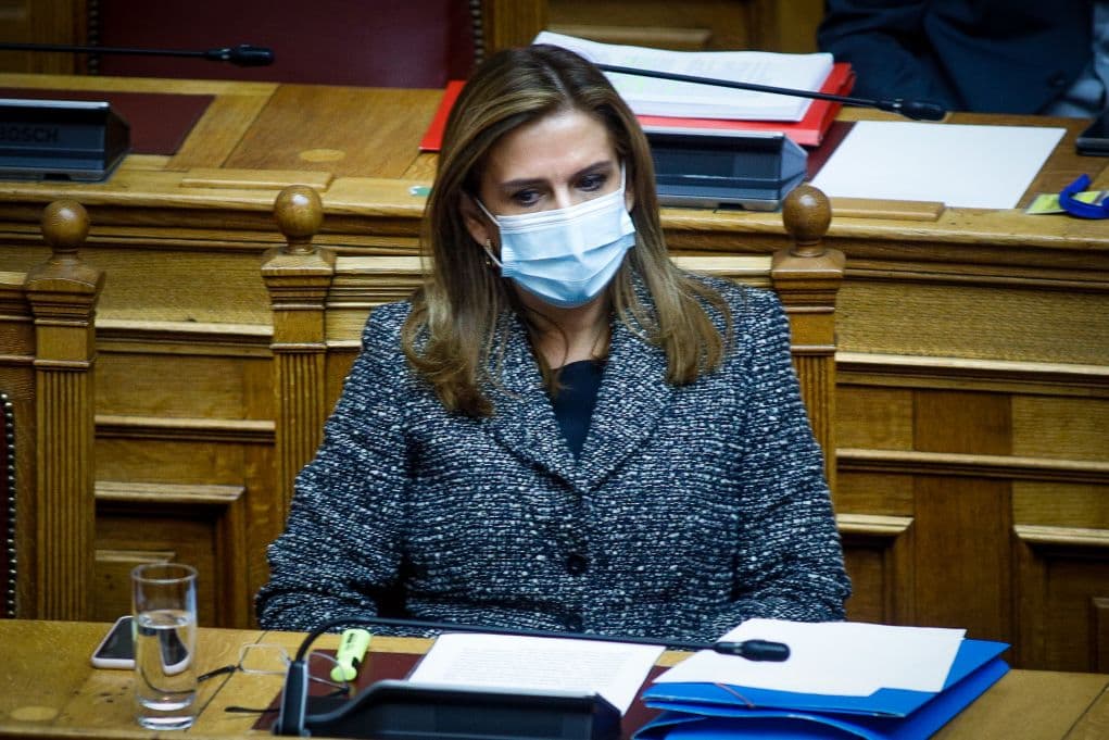 Ράπτη: «180 εισαγωγές χθες στην Αττική - Επιστράτευση γιατρών αν δεν έρθουν εθελοντικά»