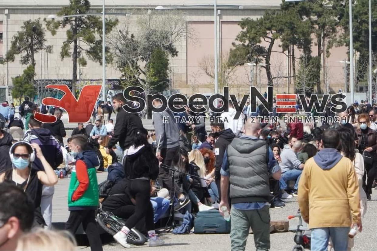 Κοσμοσυρροή στο κέντρο της Θεσσαλονίκης - «Βούλιαξε» η Νέα Παραλία (ΦΩΤΟ+VIDEO)