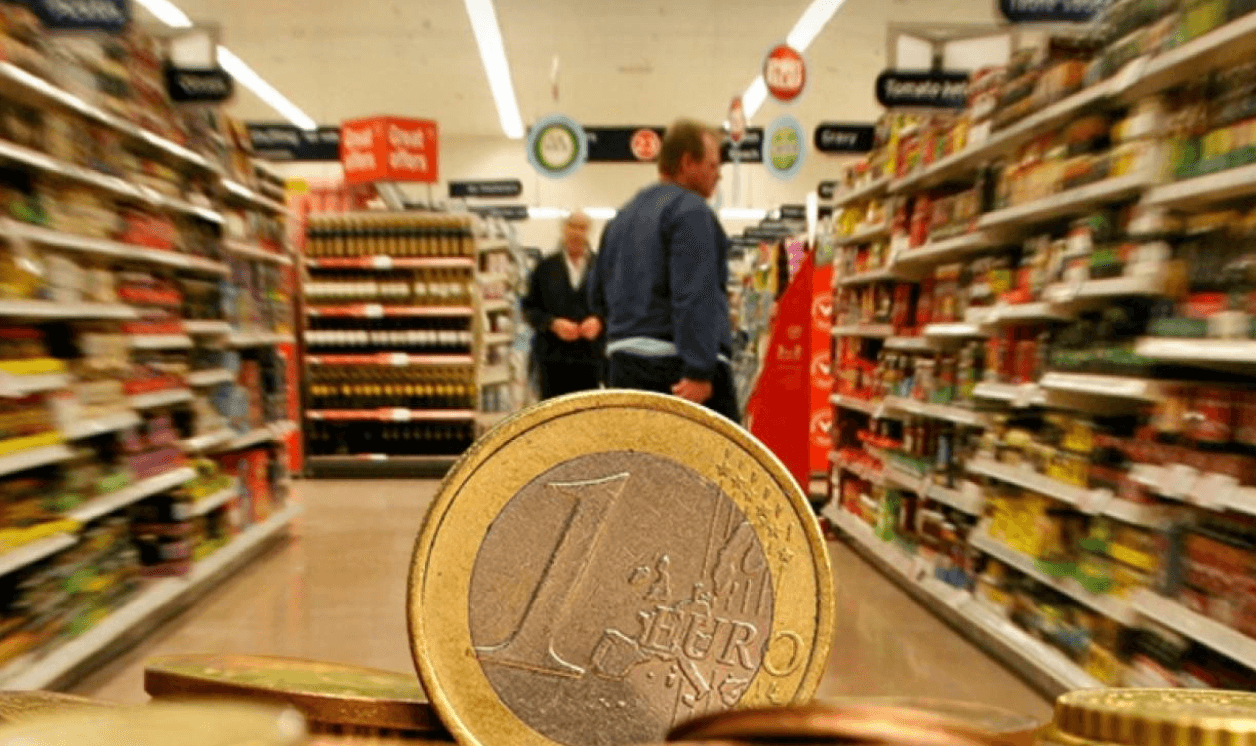 Σταϊκούρας: Όλα ανοιχτά για μείωση του ΦΠΑ στα τρόφιμα