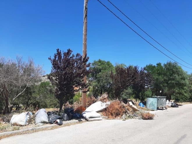 Φωτογραφίες ντοκουμέντο: Σκουπίδια, μπάζα και κλαδιά - Το Ντράφι της Πεντέλης πριν την καταστροφή