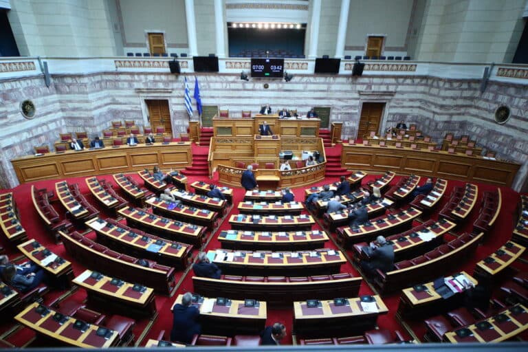Συζήτηση στη Βουλή για την πρόταση δυσπιστίας