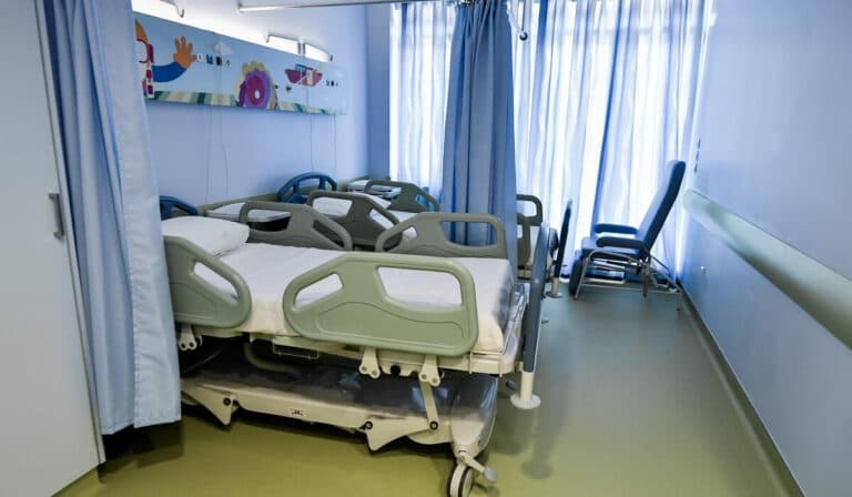 Γρίπη: 6χρονη διασωληνωμένη με εγκεφαλίτιδα – Τα επόμενα 24ωρα είναι κρίσιμα