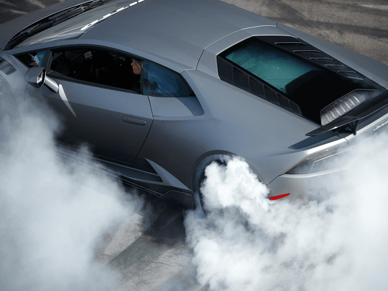 Γιατί λατρεύει η κασκαντέρ Stina Hübinette τις Alfa Romeo (pics & vid)