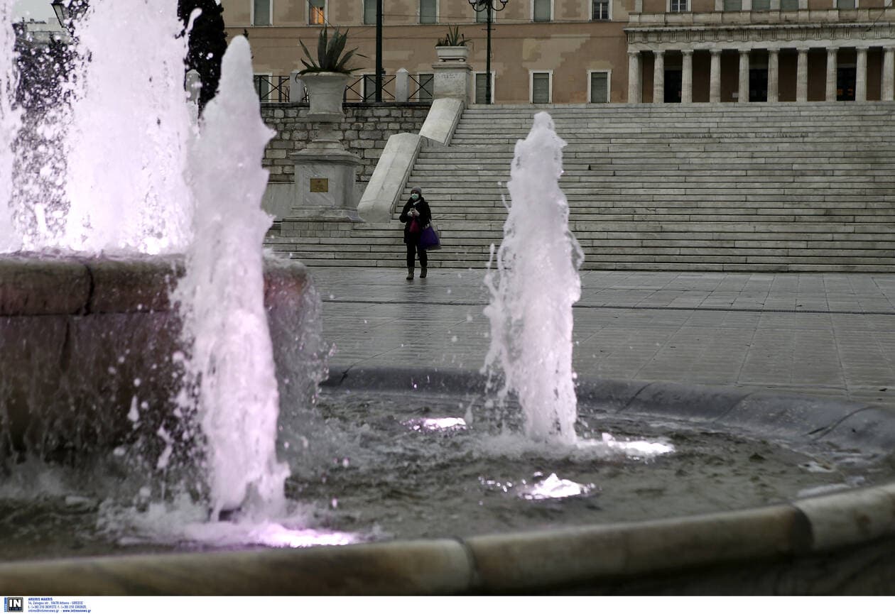Κορονοϊός: Σκέψεις να τεθεί η χώρα σε καραντίνα – Ένα βήμα πριν την απαγόρευση πτήσεων