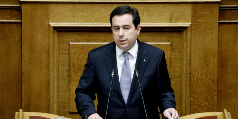 Απαγόρευση κυκλοφορίας: Αυστηρότερους κανόνες στις δομές προανήγγειλε ο Μηταράκης