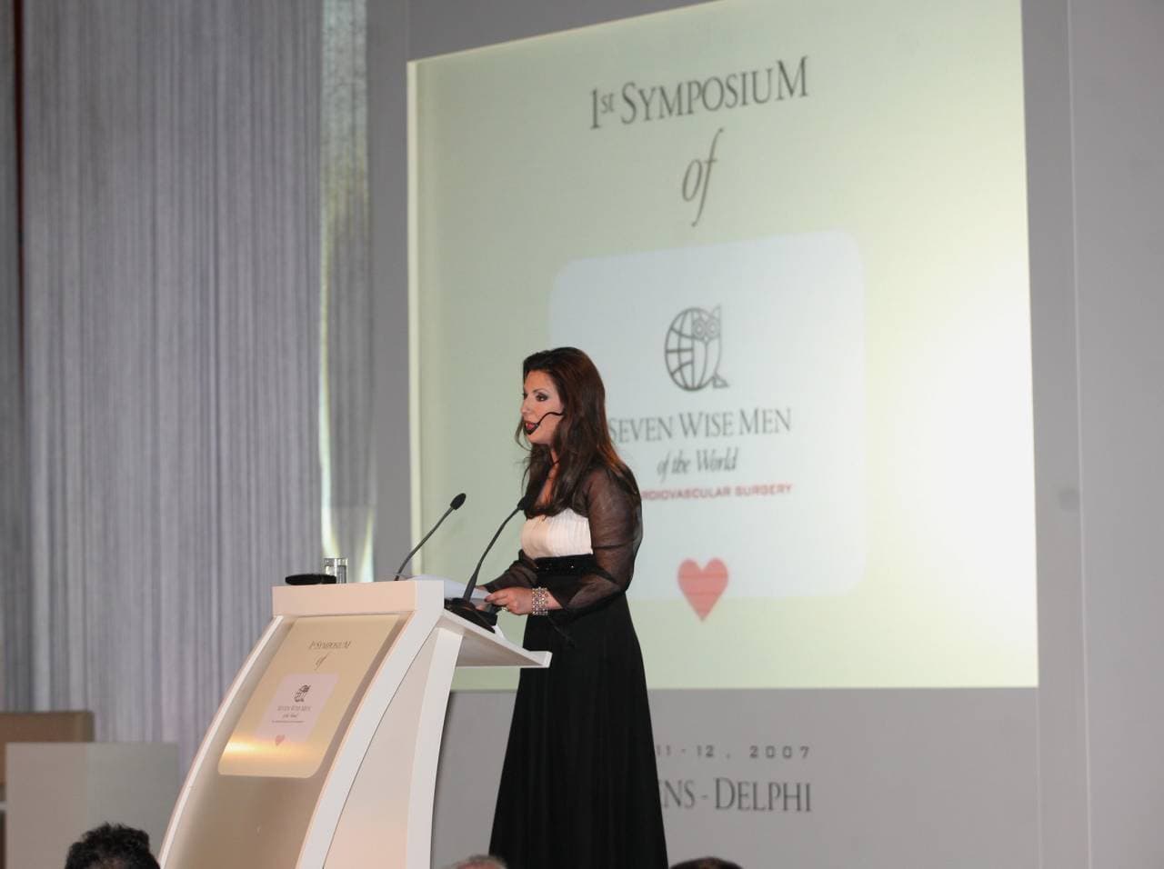 Νικολοπούλου: «Είμαστε όλοι μαζί, όλοι που απολυθήκαμε γιατί δεν ενδώσαμε»