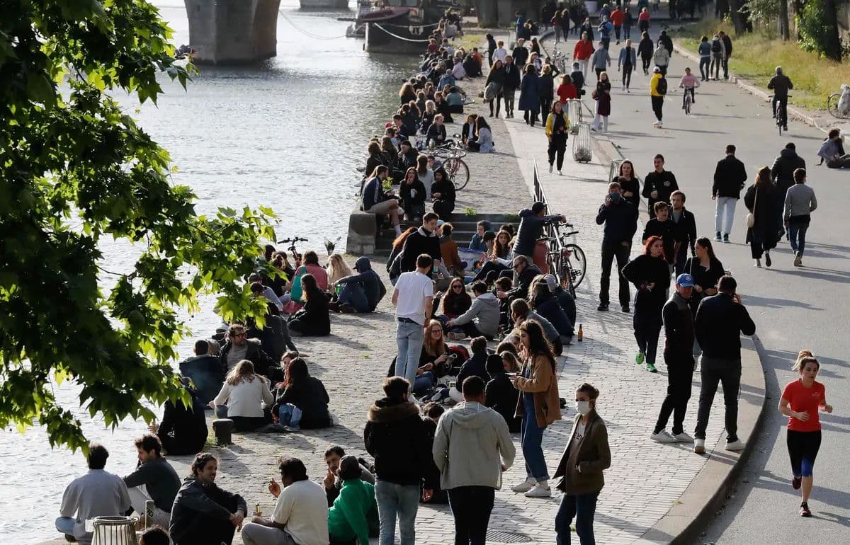 Εκκενώθηκε ο ποταμός Σηκουάνα λόγω συνωστισμού