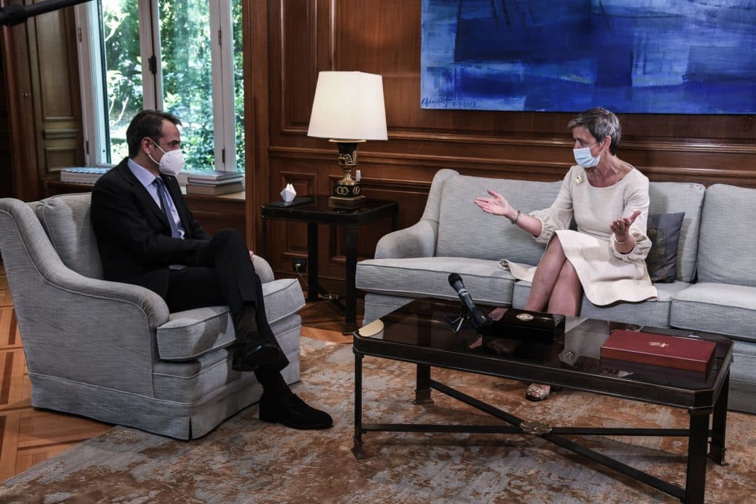 Μητσοτάκης στη συνάντηση με Βεστάγκερ: Τα χειρότερα πέρασαν