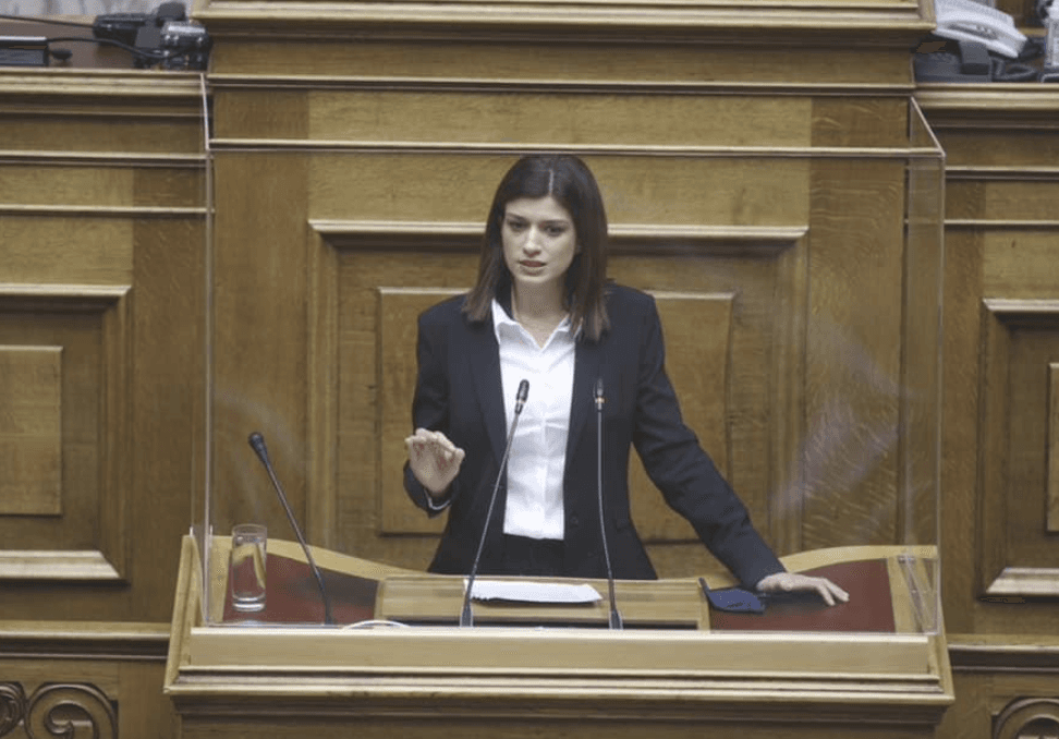 Κ.Νοτοπούλου: “Κακοποιείτε τη Δημοκρατία και νοθεύετε τη λαϊκή βούληση εδώ και 3,5 χρόνια”