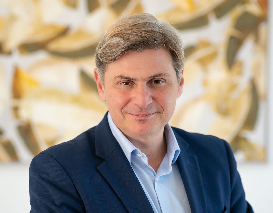 Νικόλας Φαραντούρης : «Άλλαξε ο Μανωλιός και έβαλε τα ρούχα του αλλιώς». (video)