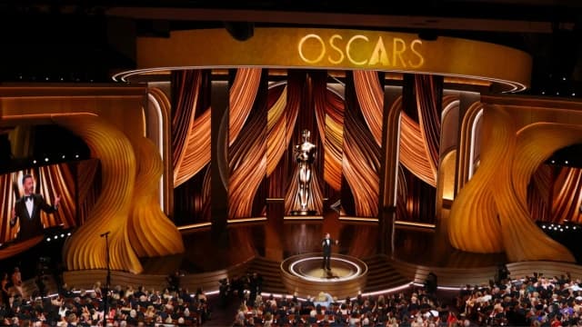 Όσκαρ 2024 : Θρίαμβος με 4 βραβεία για το Poor Things του Λάνθιμου – Σάρωσε με 7 το Oppenheimer