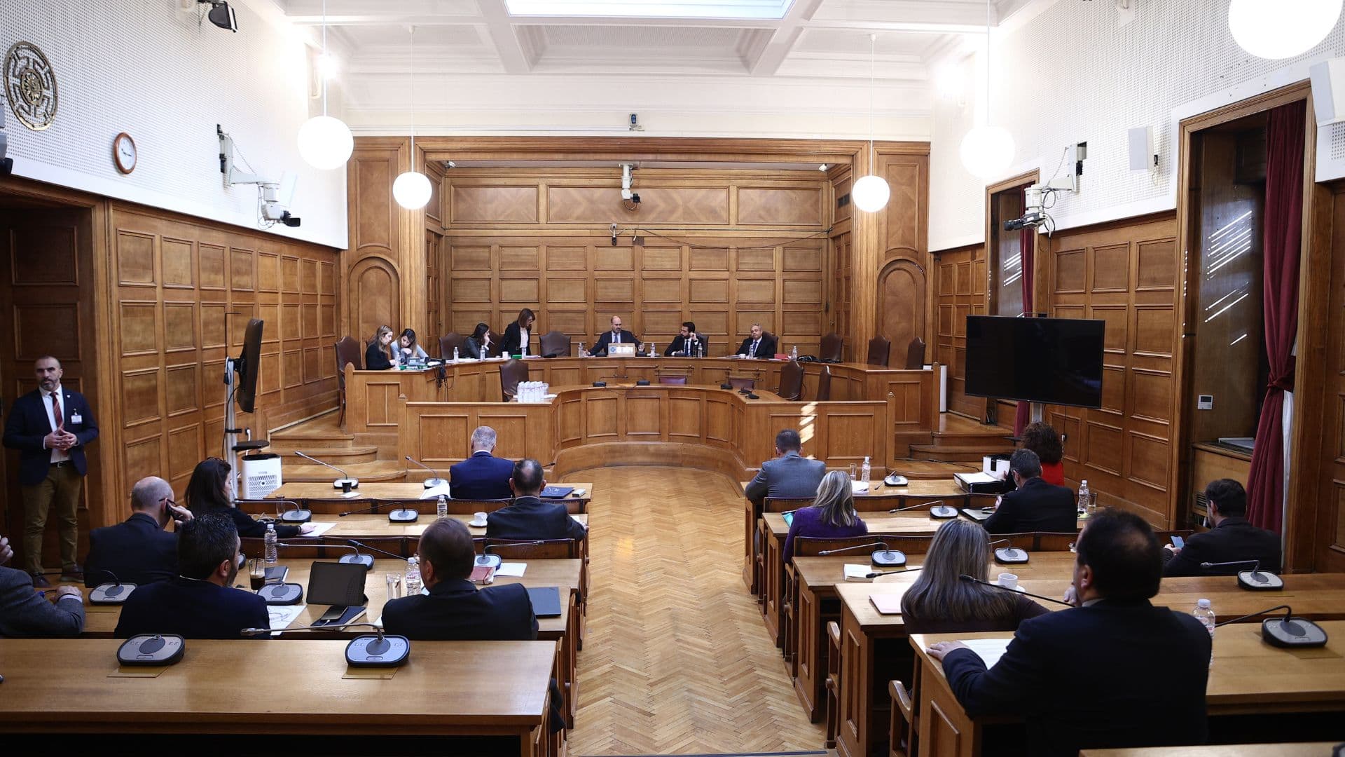 Τέμπη-Εξεταστική : Άρση ασυλίας για παραπομπή Καραμανλή στη Δικαιοσύνη ζητά ο ΣΥΡΙΖΑ, προανακριτική τα άλλα κόμματα, πλην ΝΔ