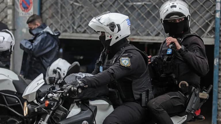 Κολομβία! Πυροβολισμοί με έναν νεκρό έξω από σούπερ μάρκετ στον Πειραιά – Σκηνές πανικού