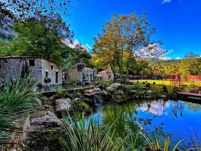 Μπαίνεις σε κόσμους μαγικούς.. Αυτά είναι τα 19 πιο παραμυθένια ξενοδοχεία της Ελλάδας