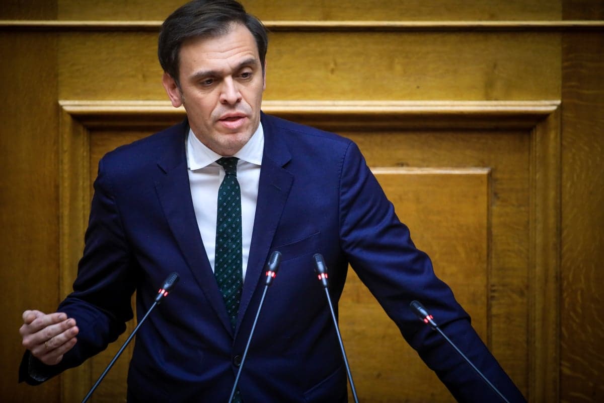 Επεισόδιο στη Βουλή με συνεργάτιδα του ΠΑΣΟΚ