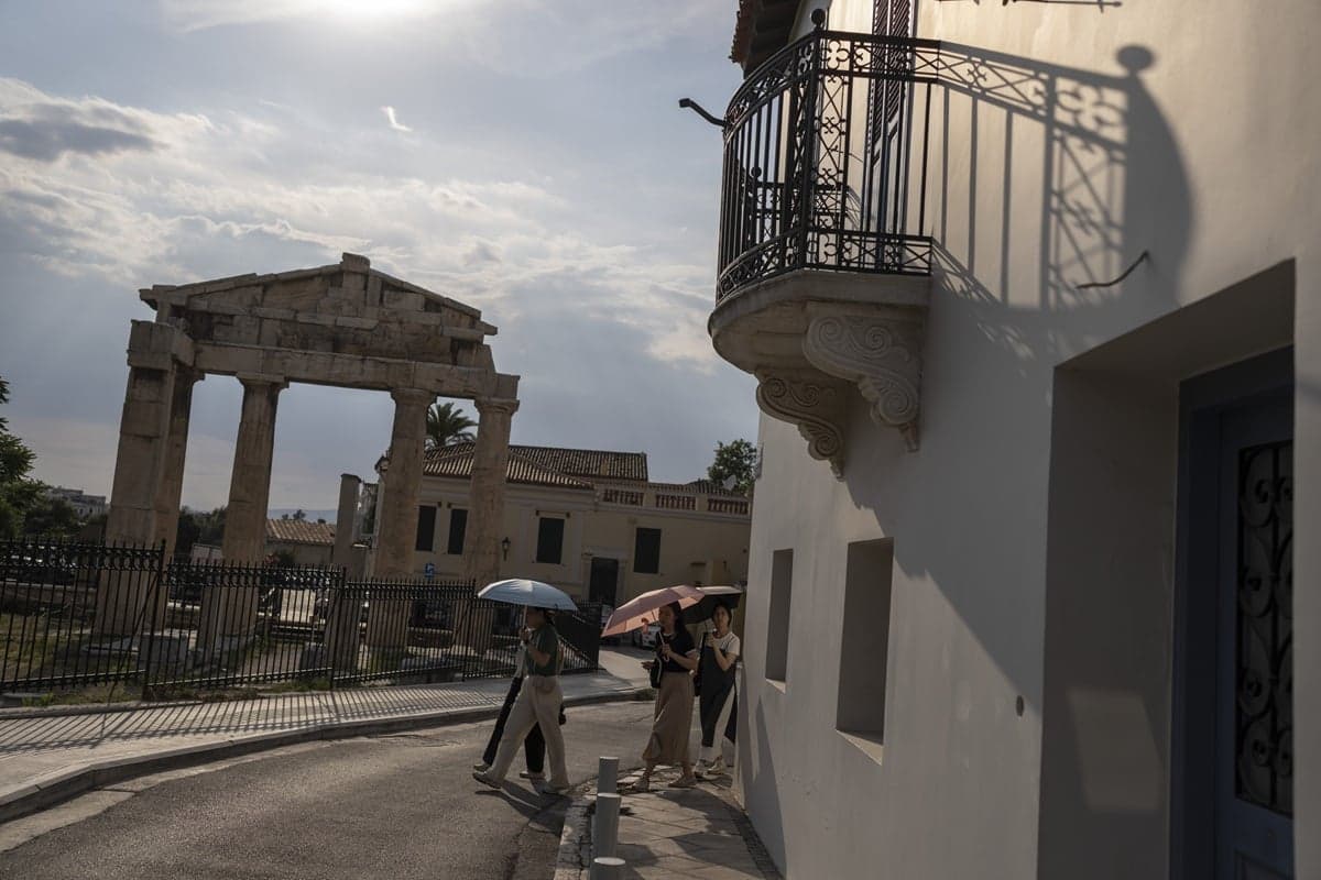 Η Πλάκα σε Κίνδυνο: Ο Δήμαρχος Χάρης Δούκας Αναλαμβάνει Δράση