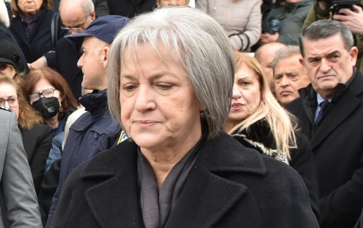 Θάνατος Βασίλη Καλογήρου: Η μητέρα του αποσυνδέει την υπόθεση από τα Τέμπη