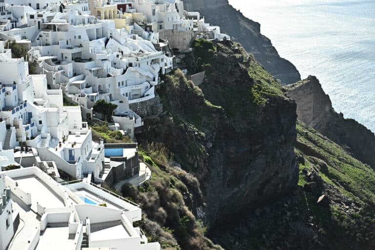 Επιστροφή στην κανονικότητα για τη Σαντορίνη: Υποδέχτηκε το πρώτο κρουαζιερόπλοιο