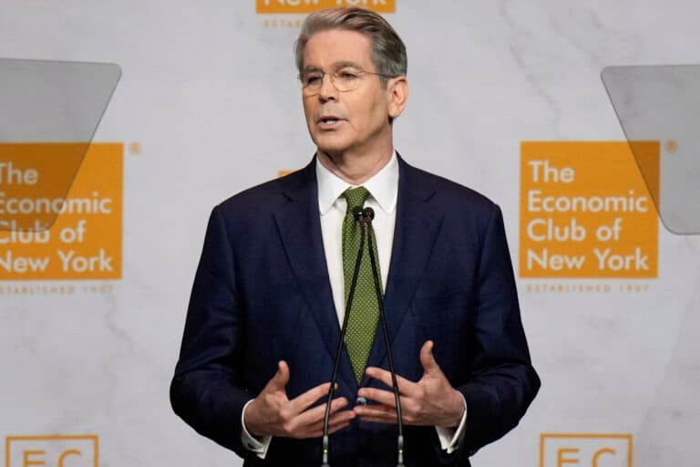 Ο Αμερικανός ΥΠΟΙΚ «πυροβολεί» τη Wall: Έχει γίνει πλουσιότερη παρά ποτέ, σειρά της πραγματικής οικονομίας