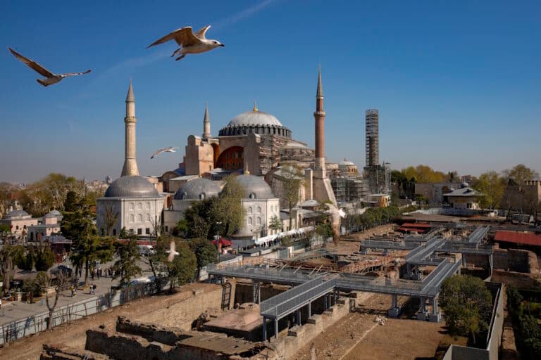 Ισχυρός σεισμός τώρα στην Κωνσταντινούπολη