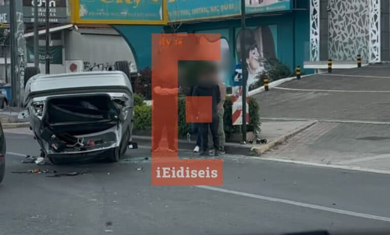 Σοβαρό τροχαίο στη λεωφόρο Μαραθώνος: Τούμπαρε αυτοκίνητο