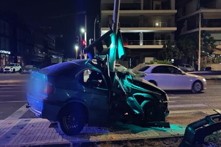 Τροχαίο στην Ποσειδώνος: Πέθανε ένας από τους 4 νεαρούς τραυματίες