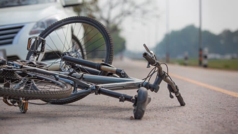 Αχαρνές: 9χρονη παρασύρθηκε από αυτοκίνητο ενώ έκανε ποδήλατο - Χαροπαλεύει στη ΜΕΘ