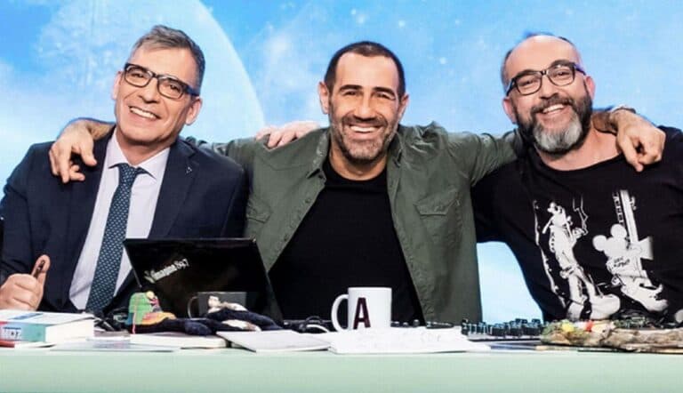 Αντώνης Κανάκης: Το νέο του συμβόλαιο με τον ΑΝΤ1 για Ράδιο Αρβύλα, Boomers και Βινύλιο