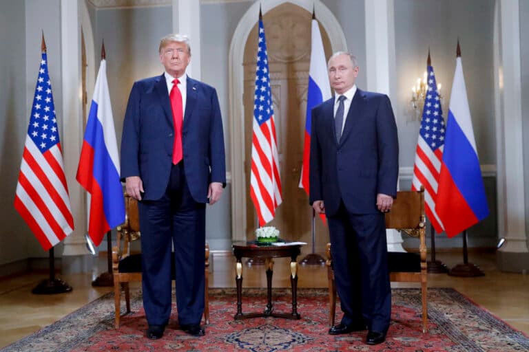 Οι Ευρωπαίοι εκφράζουν δυσαρέσκεια για τη συνάντηση Τραμπ - Πούτιν