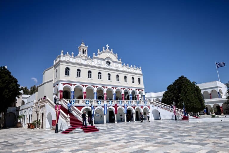 Οι Παναγίες του Δεκαπενταύγουστου – Τα μεγαλύτερα προσκυνήματα στην Ελλάδα