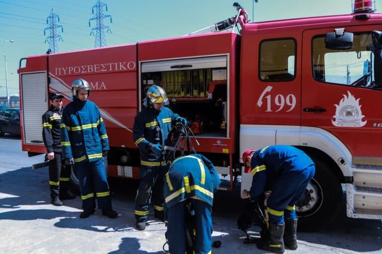 Φωτιά σε αυτοκίνητο εν κινήσει στον Κηφισό – Προβλήματα στην κυκλοφορία