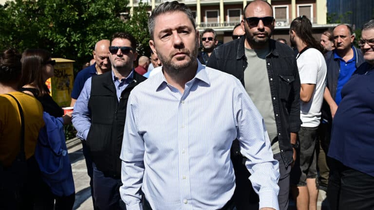 Ανδρουλάκης: Η ΝΔ αρνείται τις προτάσεις μας για το ιδιωτικό χρέος