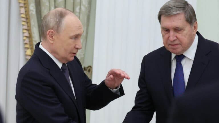 Ψάχνουν το «βαθύ λαρύγγι»: Τα σενάρια για τη διαρροή των συνομιλιών Γουίτκοφ – Ουσάκοφ