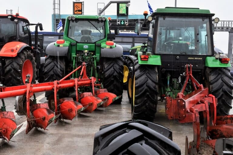 Αγροτικά Μπλόκα: Οι πρώτες δικογραφίες κατά αγροτών για παρακώλυση συγκοινωνιών