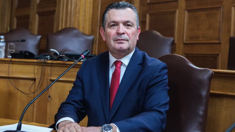 Μπουκώρος στην Εξεταστική: Καμία εμπλοκή Μαξίμου – Κάλυψη σε Μυλωνάκη, άδειασμα στον Σαλμά