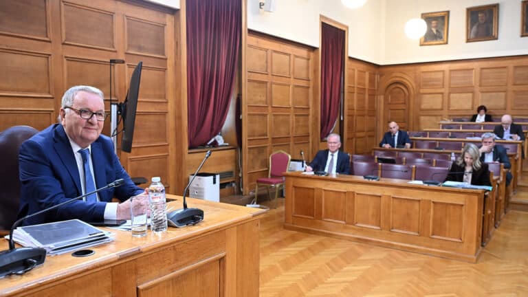 ΣΥΡΙΖΑ: Ρωγμές στο κυβερνητικό αφήγημα περί διαχρονικότητας του σκανδάλου του ΟΠΕΚΕΠΕ μετά την κατάθεση Καρασμάνη