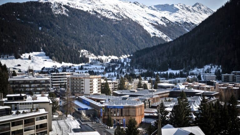 Το «νέο Νταβός» έχει πρωταγωνιστές τον Ντόναλντ Τραμπ και το MAGA: Η ατζέντα, ποιοι συμμετέχουν