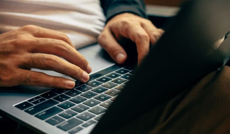 Εμφανίστηκαν ξανά «κυνηγοί παιδόφιλων» στη Θεσσαλονίκη: Θύμα 30χρονος που έκλεισε ραντεβού με ανήλικη