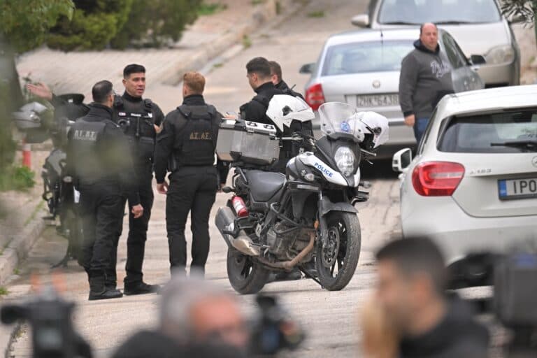 Γλυφάδα: Το… προφητικό αποφυλακιστήριο του πατροκτόνου – Τον ανέφερε ως «επικίνδυνο για το περιβάλλον του»