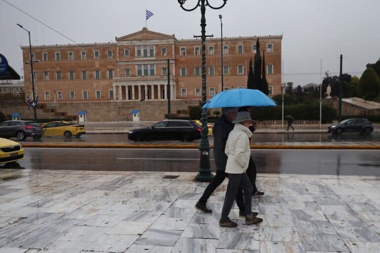 Καιρός Χριστούγεννα 2025: Φθινοπωρινός και όχι χειμωνιάτικος