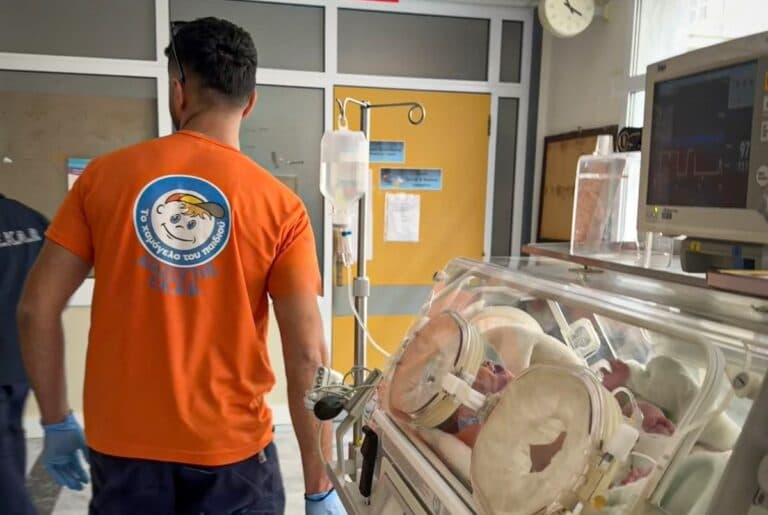 Αεροδιακομιδή θρίλερ για βρέφος 5 ημερών από τη Ρόδο – Μεταφέρθηκε εσπευσμένα στο Ηράκλειο