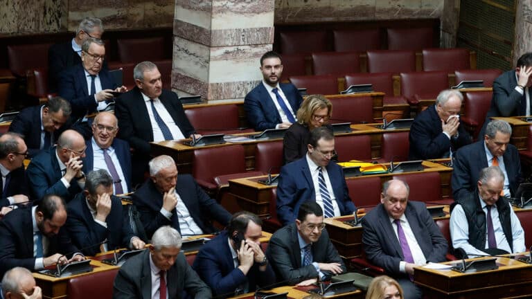 Ανεξάρτητος βουλευτής πιάνει «στασίδι» για μεταγραφή στη ΝΔ