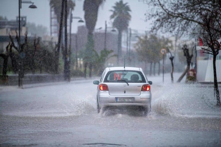 Κακοκαιρία προ των πυλών: Πού θα έχει βροχές, καταιγίδες και πτώση θερμοκρασίας