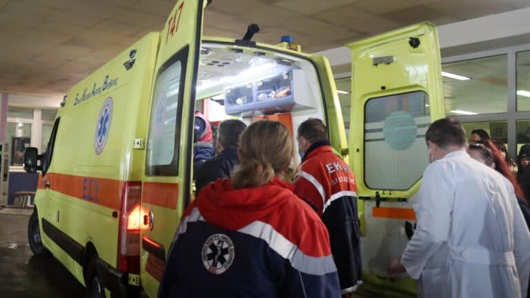 Βέροια: 24χρονη βρέθηκε σοβαρά τραυματισμένη σε πυλωτή πολυκατοικίας