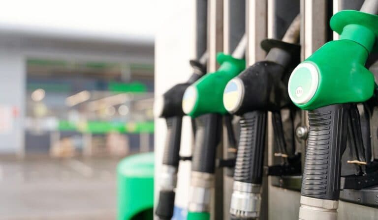 «Λουκέτο» σε όλα βενζινάδικα της Λέσβου - Απεργία διαρκείας λόγω πλαφόν