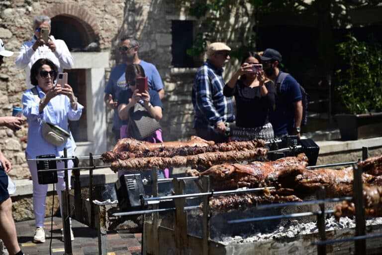 Ανατροπή για την Κυριακή του Πάσχα - Τα τελευταία στοιχεία για τον καιρό