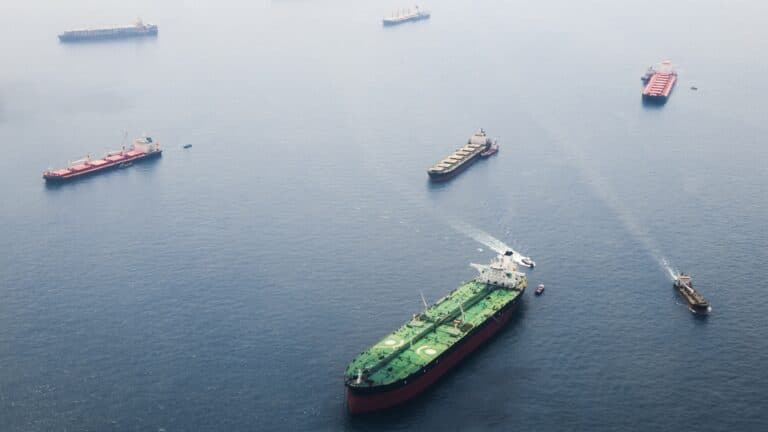 Στη «συμμαχία των 35» η Ελλάδα για το άνοιγμα των Στενών του Ορμούζ