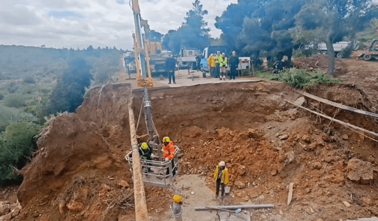Απίστευτες εικόνες στην Καλλιτεχνούπολη: Η κακοκαιρία Erminio έκοψε στη μέση τον δρόμο