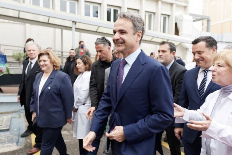 Επίσκεψη Μητσοτάκη στο ΓΑΝΠ «Μεταξά» – Υπεγράφη η υλοποίηση της δωρεάς από την Allwyn