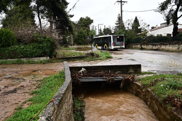Νέα Μάκρη: Τραγωδία από την κακοκαιρία «Erminio»
